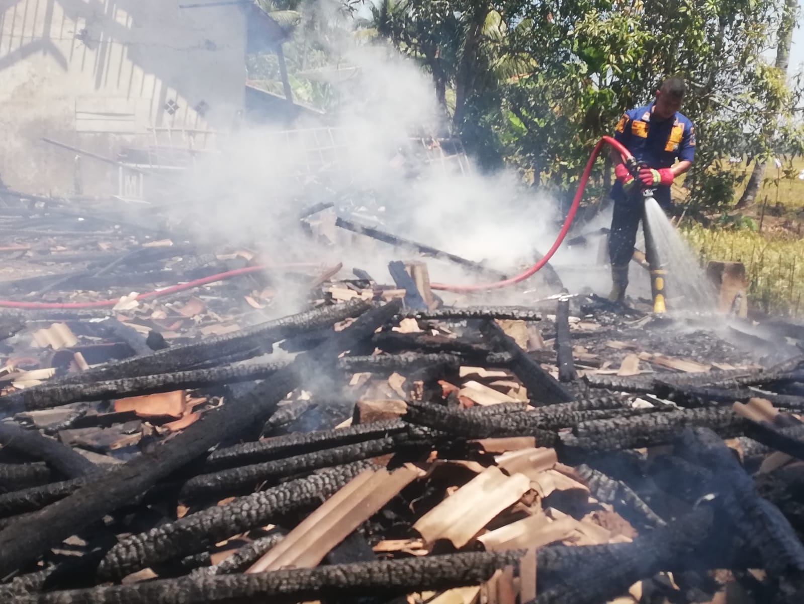 Diduga Korsleting Listrik, Ponpes Al Istiqomah di Lebak Habis Terbakar 