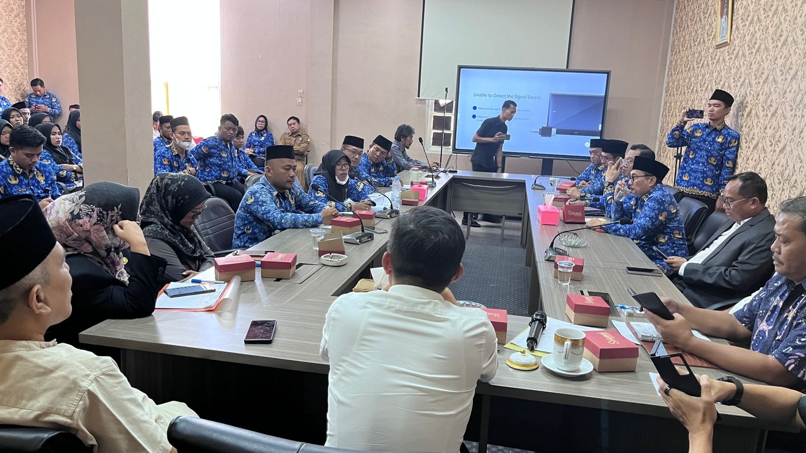 Gaji Tak Dibayarkan, Guru PPPK Ngadu ke Dewan