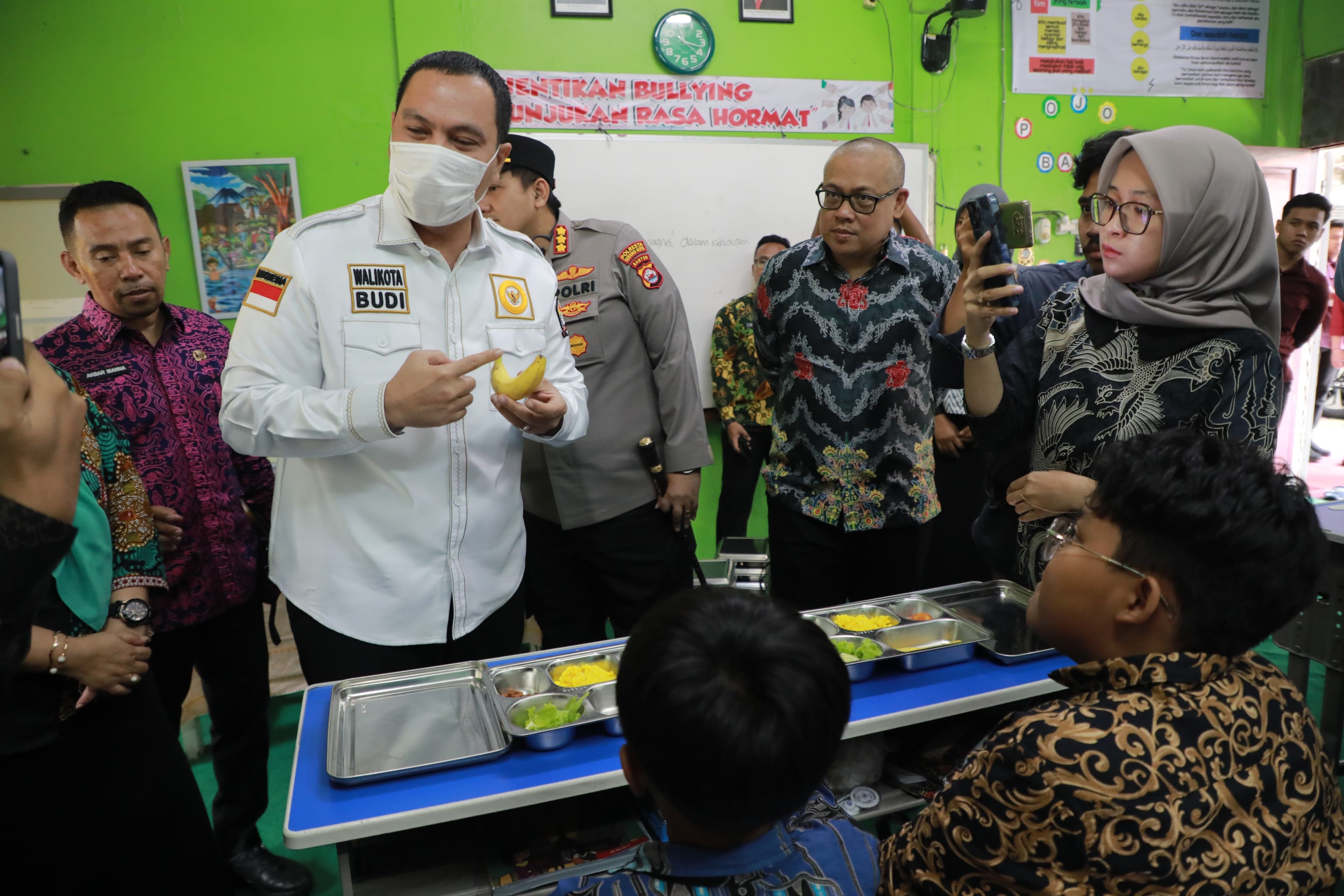 Budi Terjun Langsung Cek Kualitas MBG