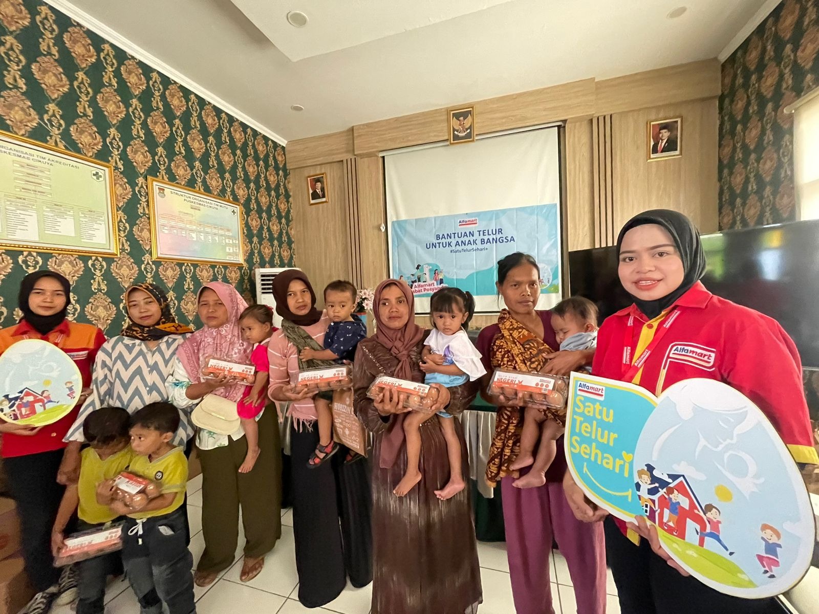 Alfamart Kembali Jalankan Program “Satu Telur Sehari” di 25 Kota/Kabupaten