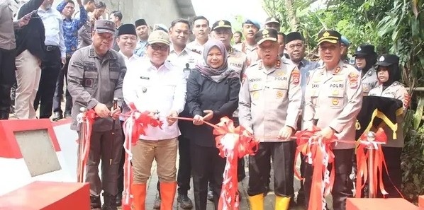 Amir Apresiasi Pembangunan Jembatan Merah Putih