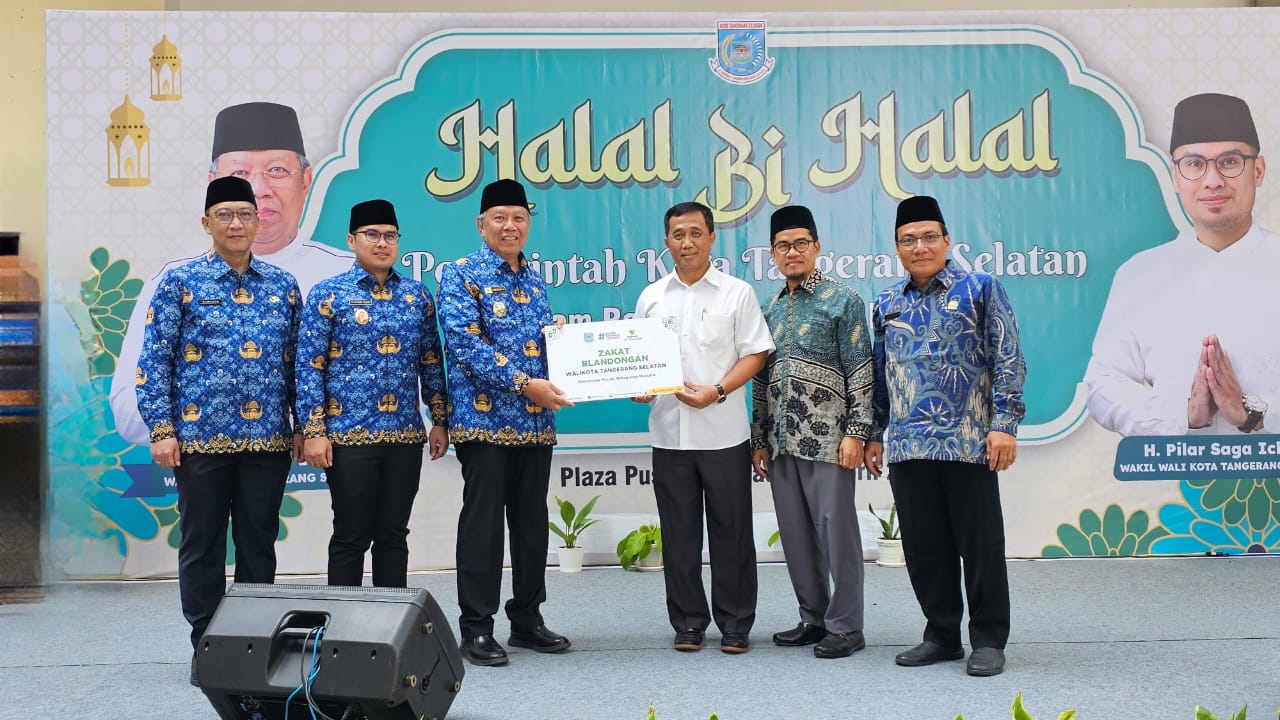 Pemkot Tangerang Selatan Salurkan Zakat Mal Rp100 Juta Kepada Baznas