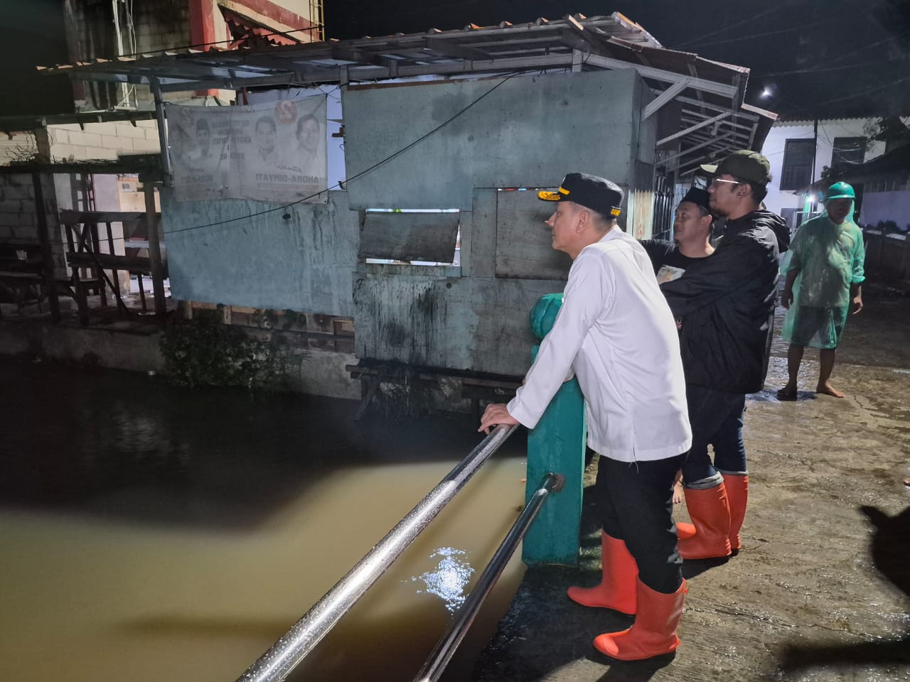 Gubernur Janji Evaluasi Penyebab Banjir