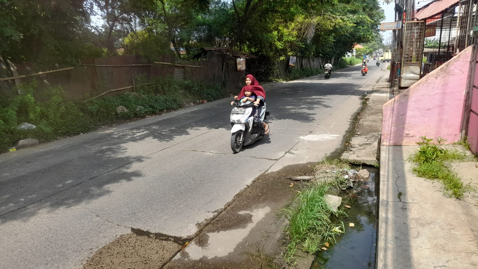 Hindari Lubang di Jalan Raya Rajeg Mauk, Pesepeda Motor Meninggal Dunia Tertabrak