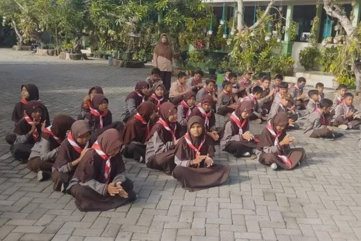 SDN Babakan Wajibkan Siswa Ikuti Ekskul Pramuka