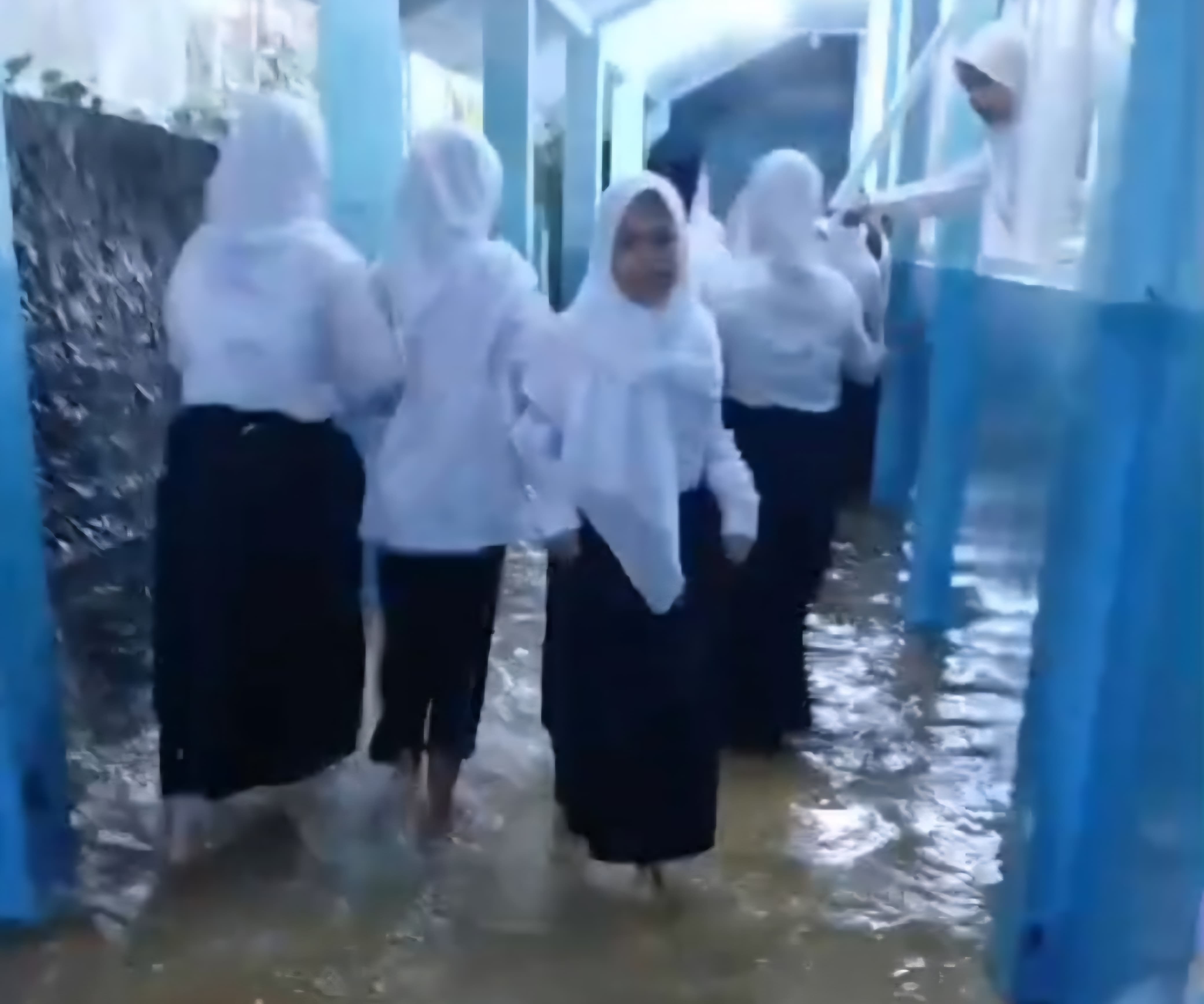 Gara-Gara Selokan SMPN 21 Tangsel Banjir 