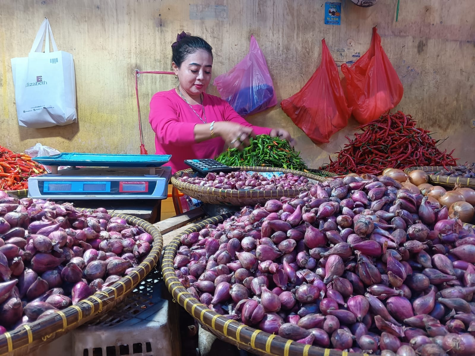 MBG Libur, Harga Sembako di Pasar Tradisional Turun