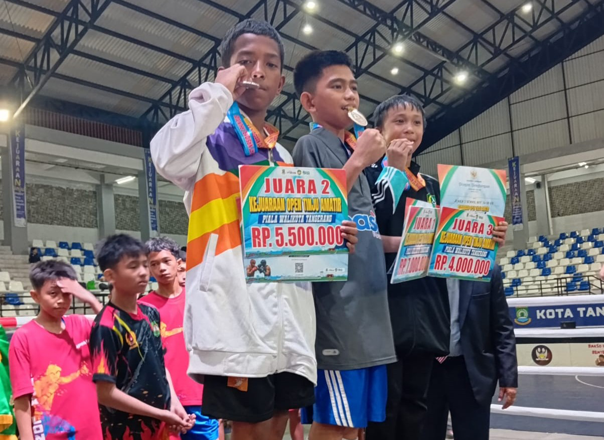 Kejurnas Tinju Junior Wali Kota Tangerang, Kalah dari Petinju Malut, Joel Raih Perak 