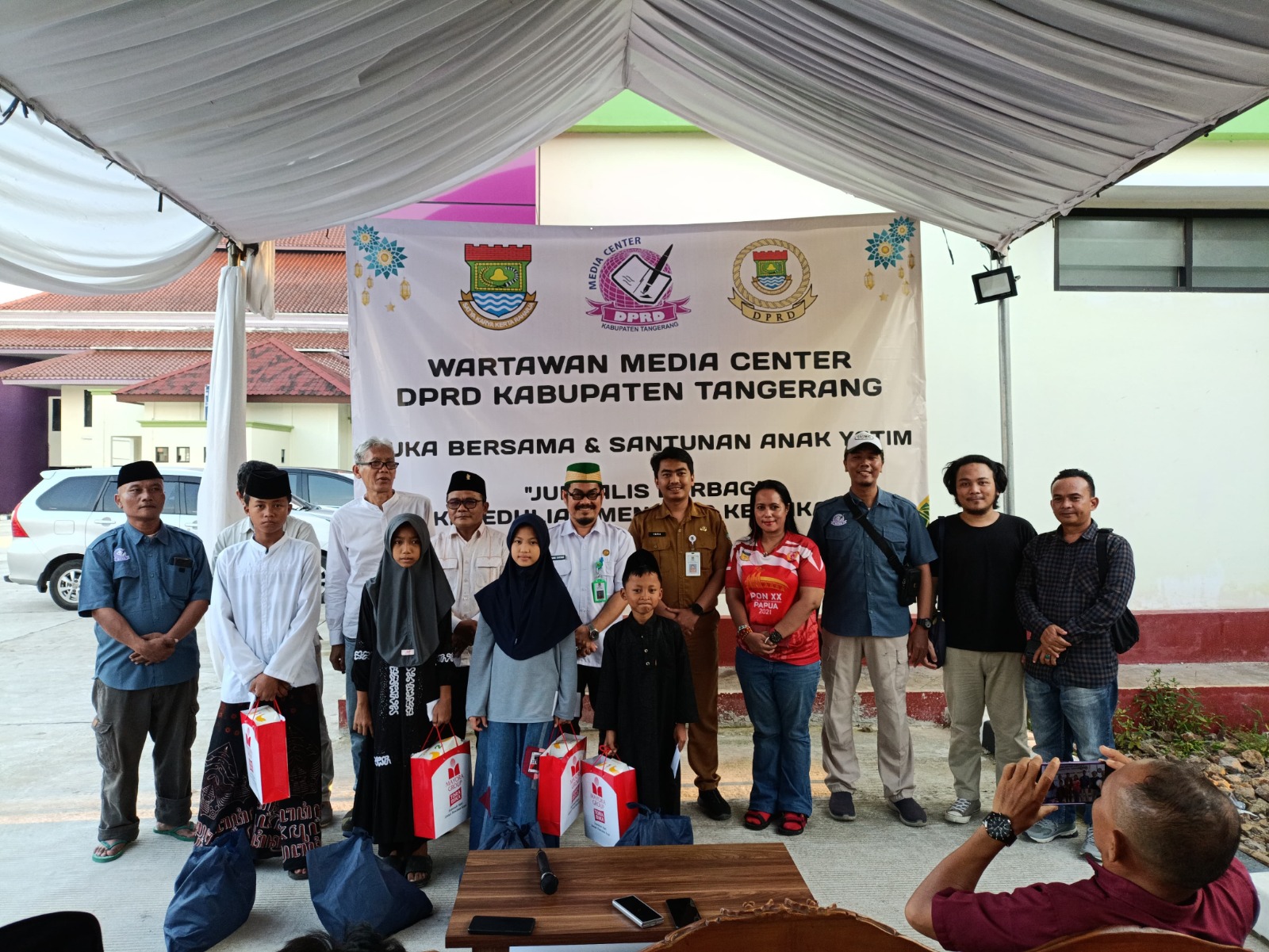 Media Center DPRD Gelar Santunan Yatim