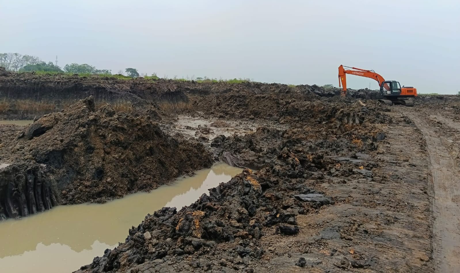 Warga Tolak Galian Tanah Ilegal di Desa Gintung