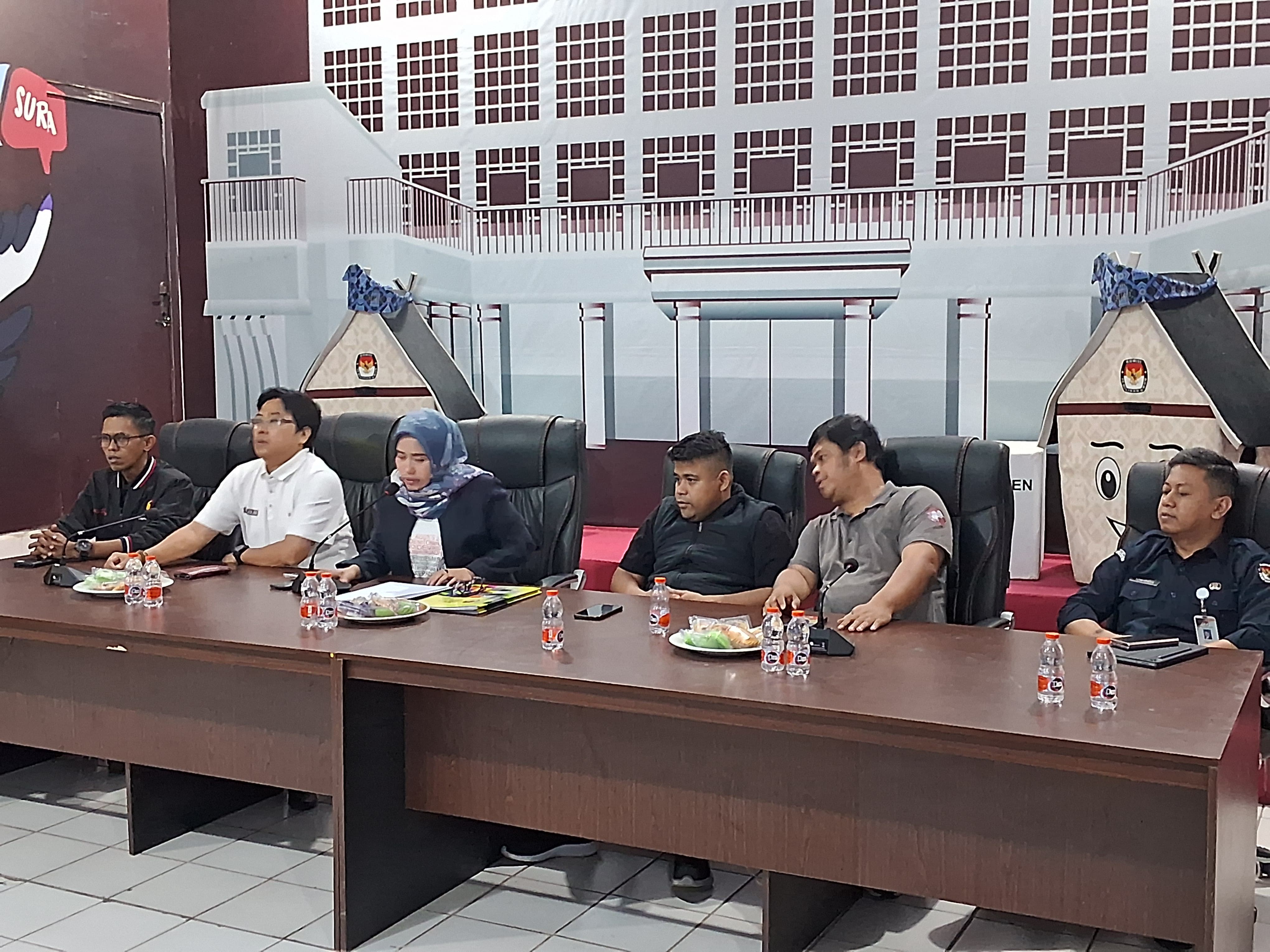 Berkas Administrasi 3 Paslon Bupati Lebak Lengkap 