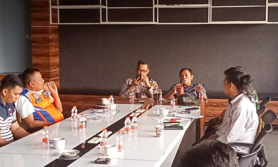 Masih Beroperasi, Truk Tambang Langgar Perbup