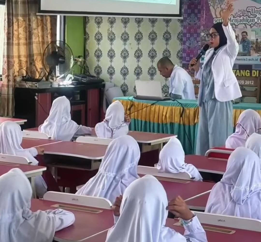 SDN Pasar Kemis III Edukasi Kesehatan Siswa dengan Cuci Tangan