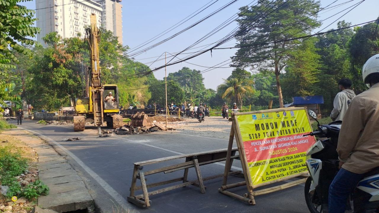 Rekonstruksi Jembatan Kali Angke di Jalan Sumatera, Truk Diminta Gunakan Jalur Alternatif