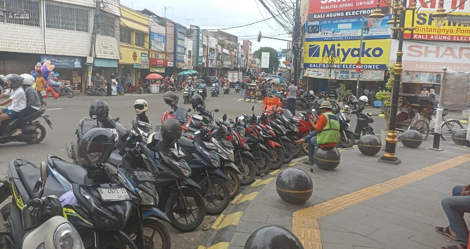 Dewan Minta Ubah Sistem Parkir