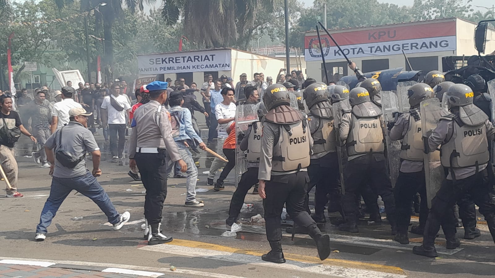 Antisipasi Kericuhan Pilkada 2024, Polrestro Tangerang Kota Gelar Simulasi