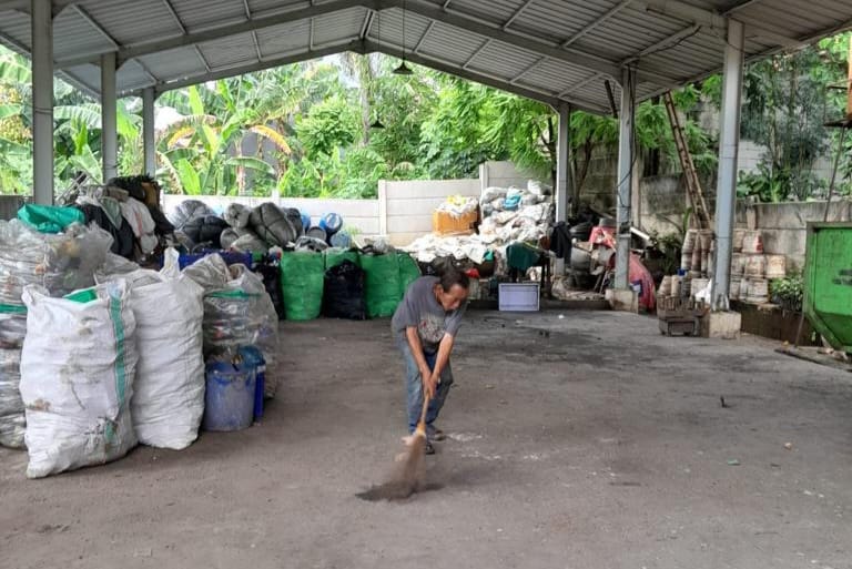 DLH Kota Tangerang Selatan Optimalkan Pengurangan Sampah Dengan TPS3R