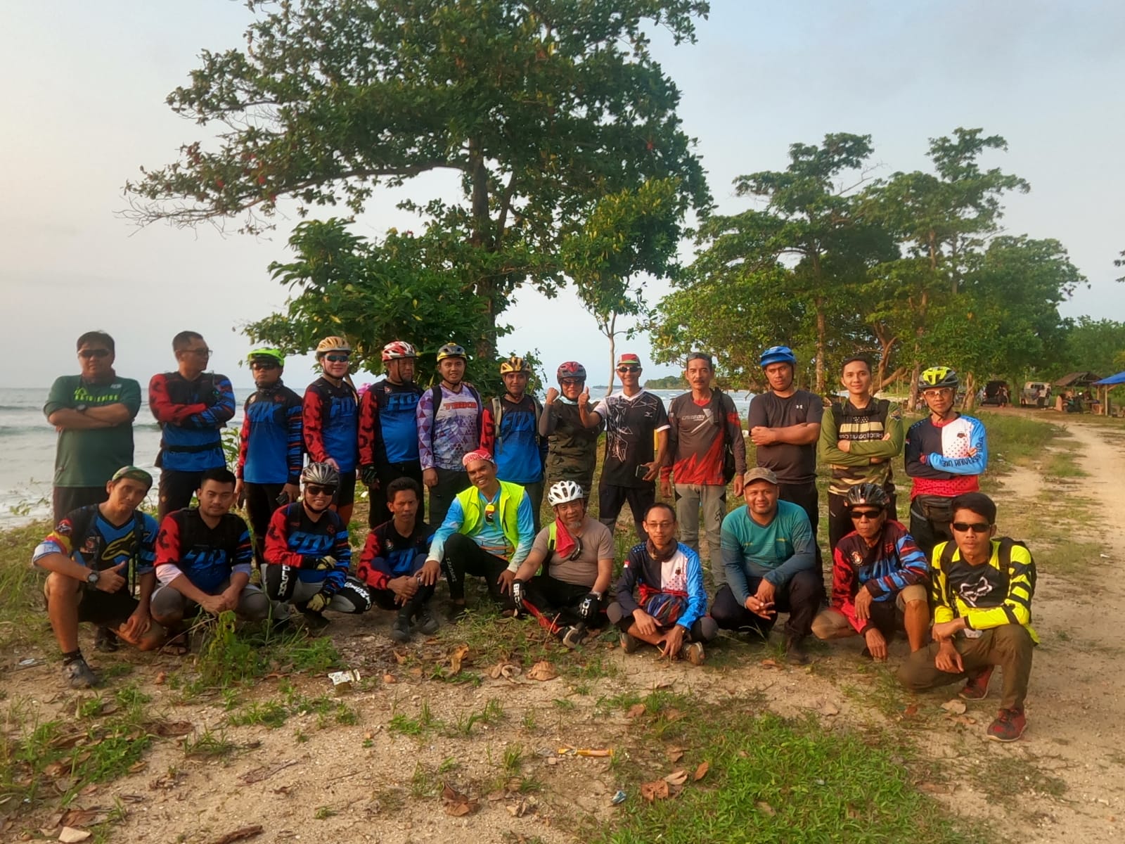 Demi Trek Memuaskan, Komunitas Sepeda Tangerang Gowes Bareng ke Labuan