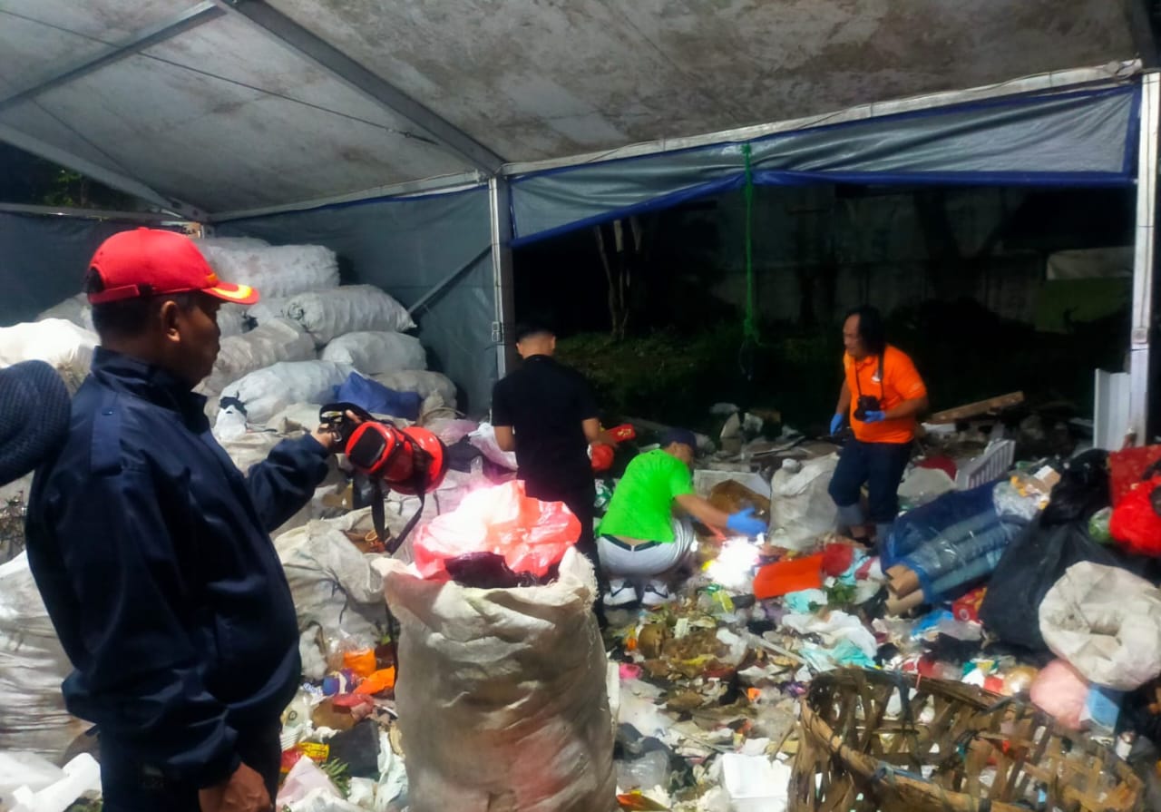 Jasad Bayi Perempuan Ditumpukan Sampah Gegerkan Warga Serpong Utara