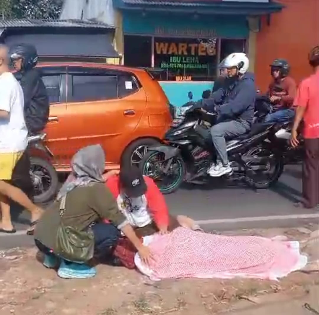 Diduga Korban Penjambretan, Wanita Paruh Baya Tewas Terjatuh dari Motor