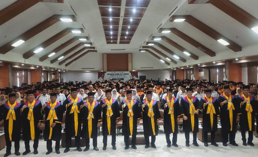 Sekolah Lansia Wisuda 390 Lansia