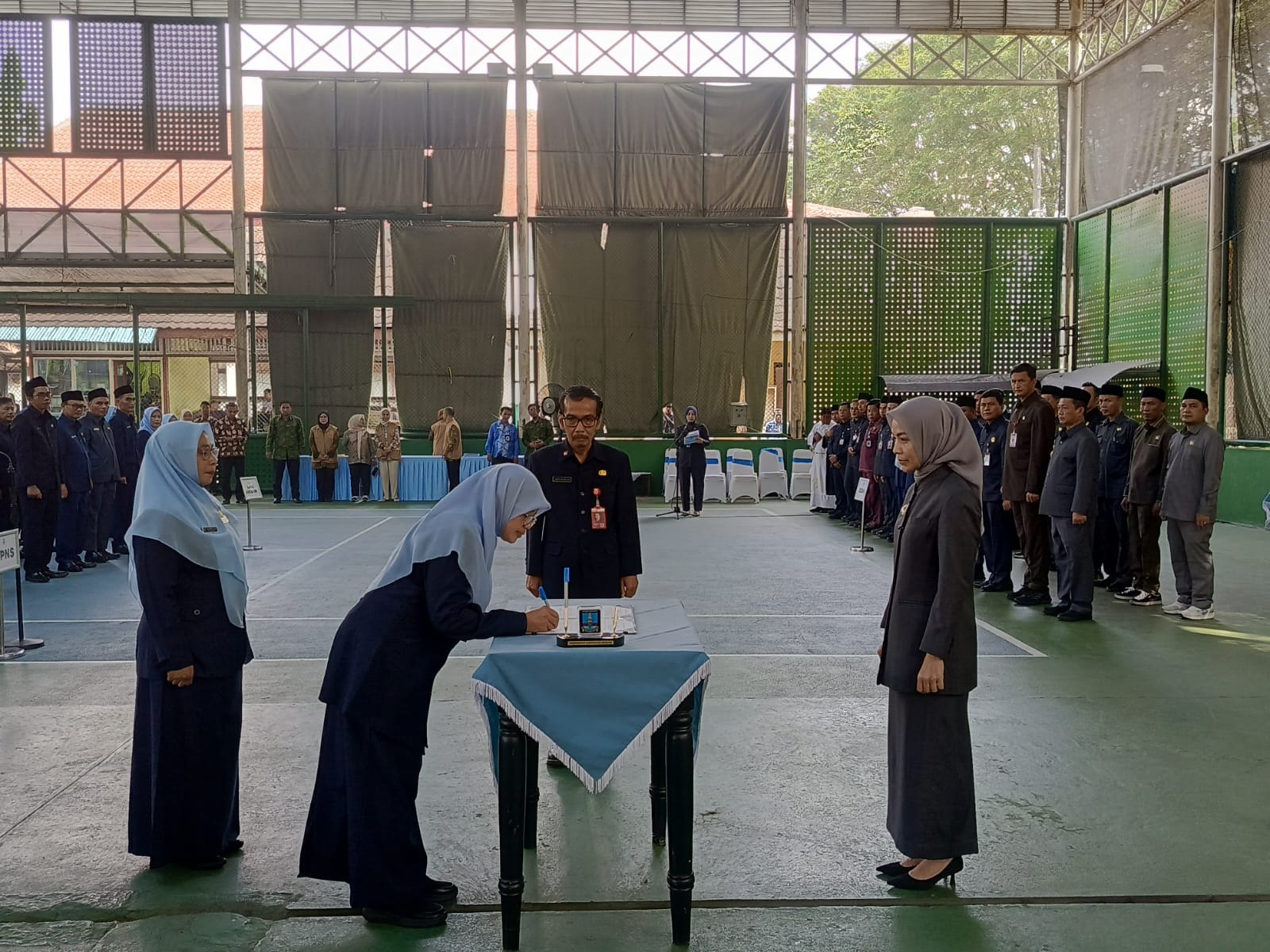 Banyak Kepala Sekolah Maunya Dilayani