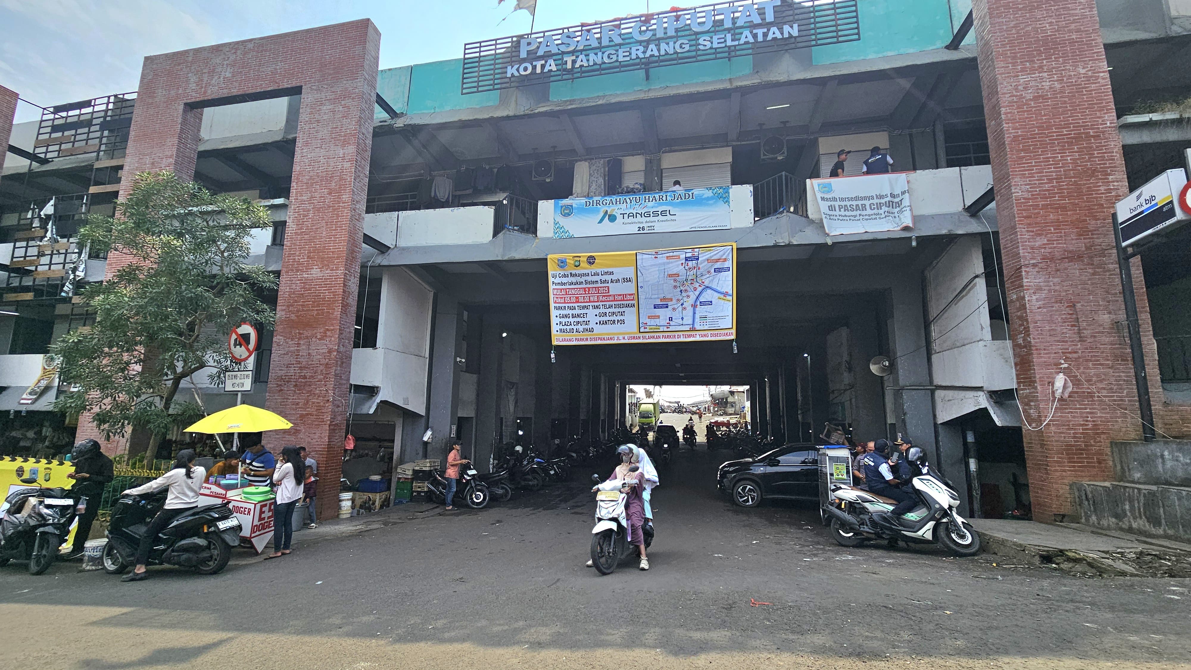 Urai Kemacetan, Jalan H. Usman Ciputat Diberlakukan Sistem Satu Arah