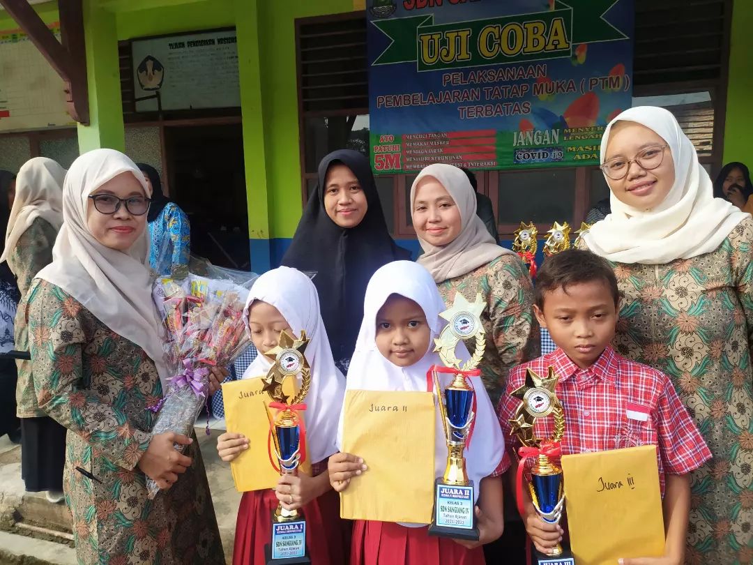 Siswa SDN Sangiang IV Selalu Dapat Hadiah saat Mendapatkan Juara Kelas