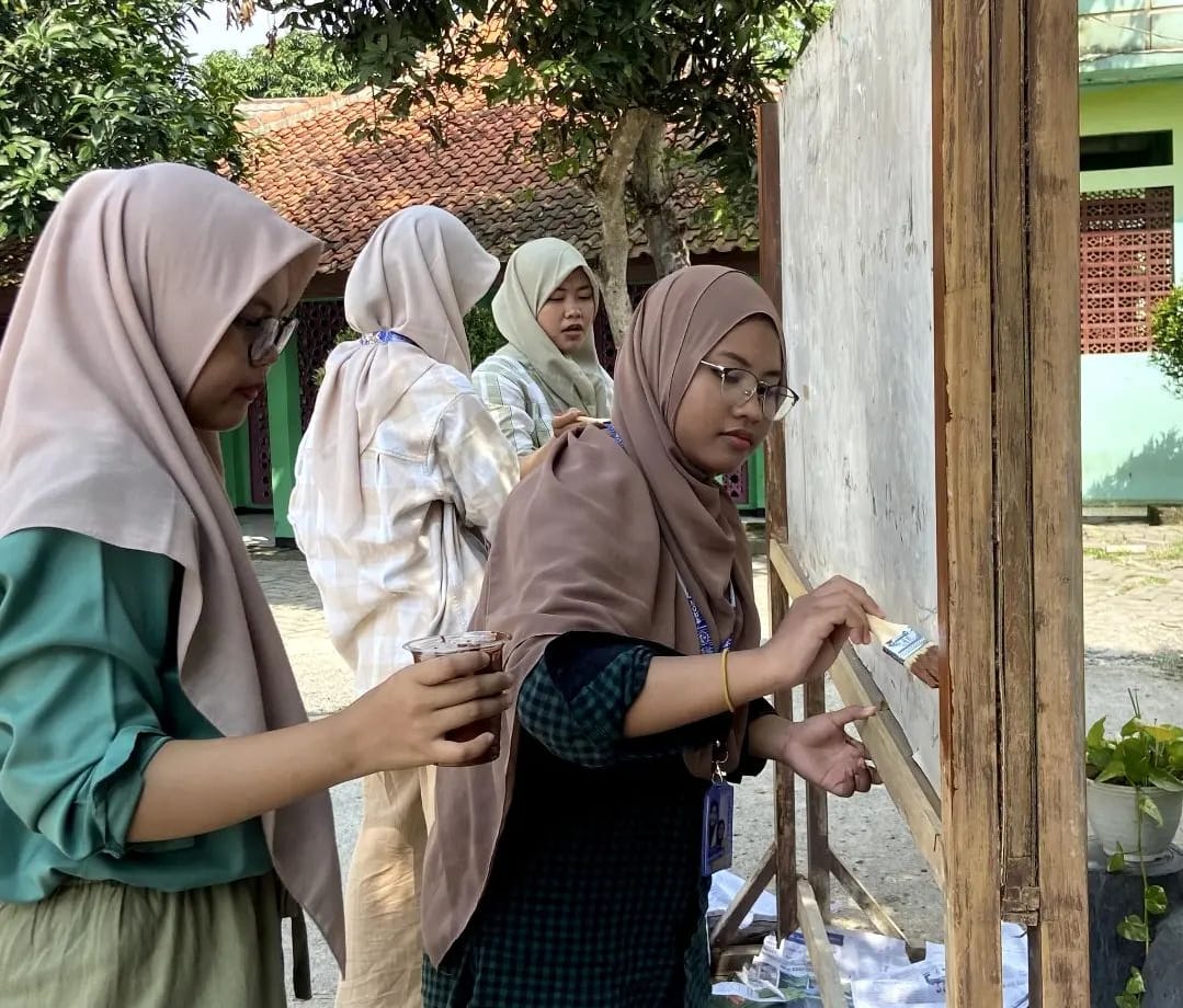 SMPN 1 Jambe Masih Mempertahankan Mading Sebagai Tempat Infomasi Siswa 