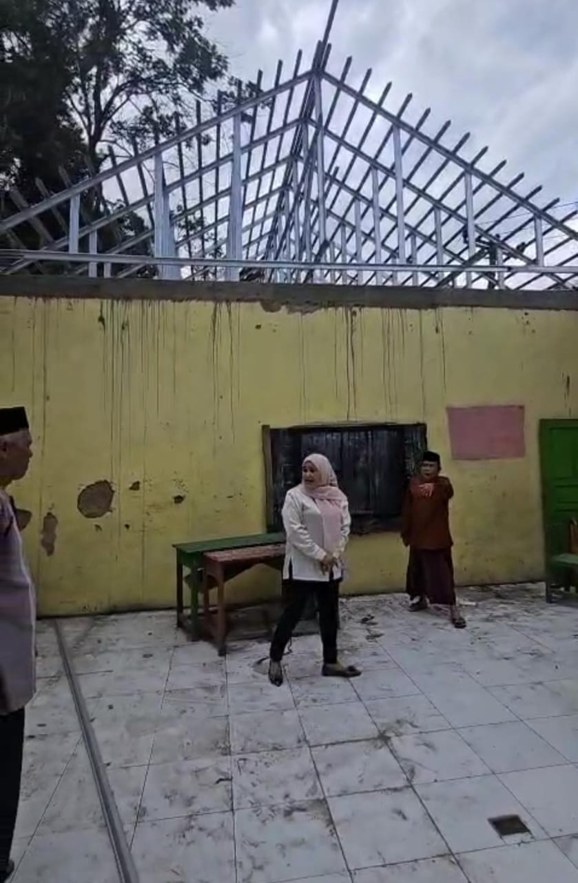Miris, Madrasah Diniyah Rusak Berat, Siswa Terpaksa Di rumahkan