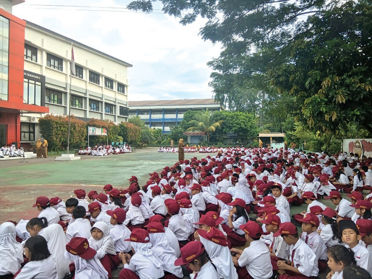 SDN Sukasari 5: Pentingnya Etika Menyimak dan Jaga Kebersihan