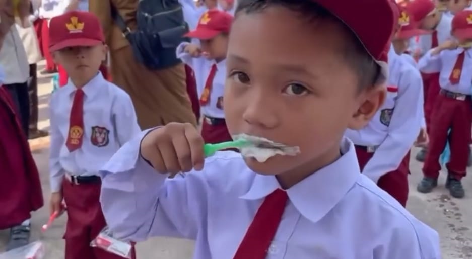 Banyak Gigi Siswa SD di Kelapa Dua Berlubang