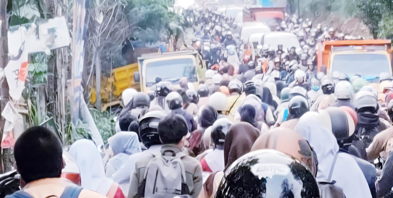 Truk Terperosok, Siliwangi Macet Mengular