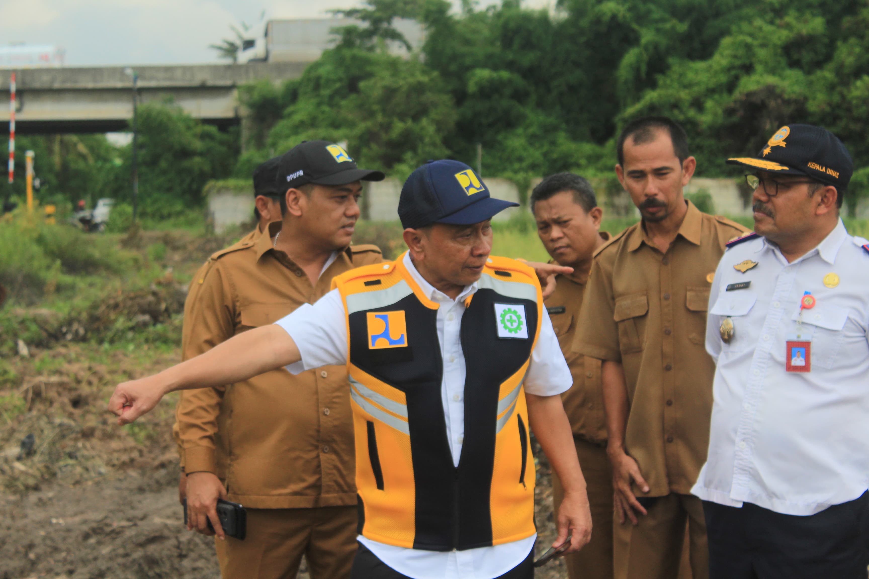 Pemkot Serang Lakukan Pemeliharaan Drainase di Kelurahan Unyur