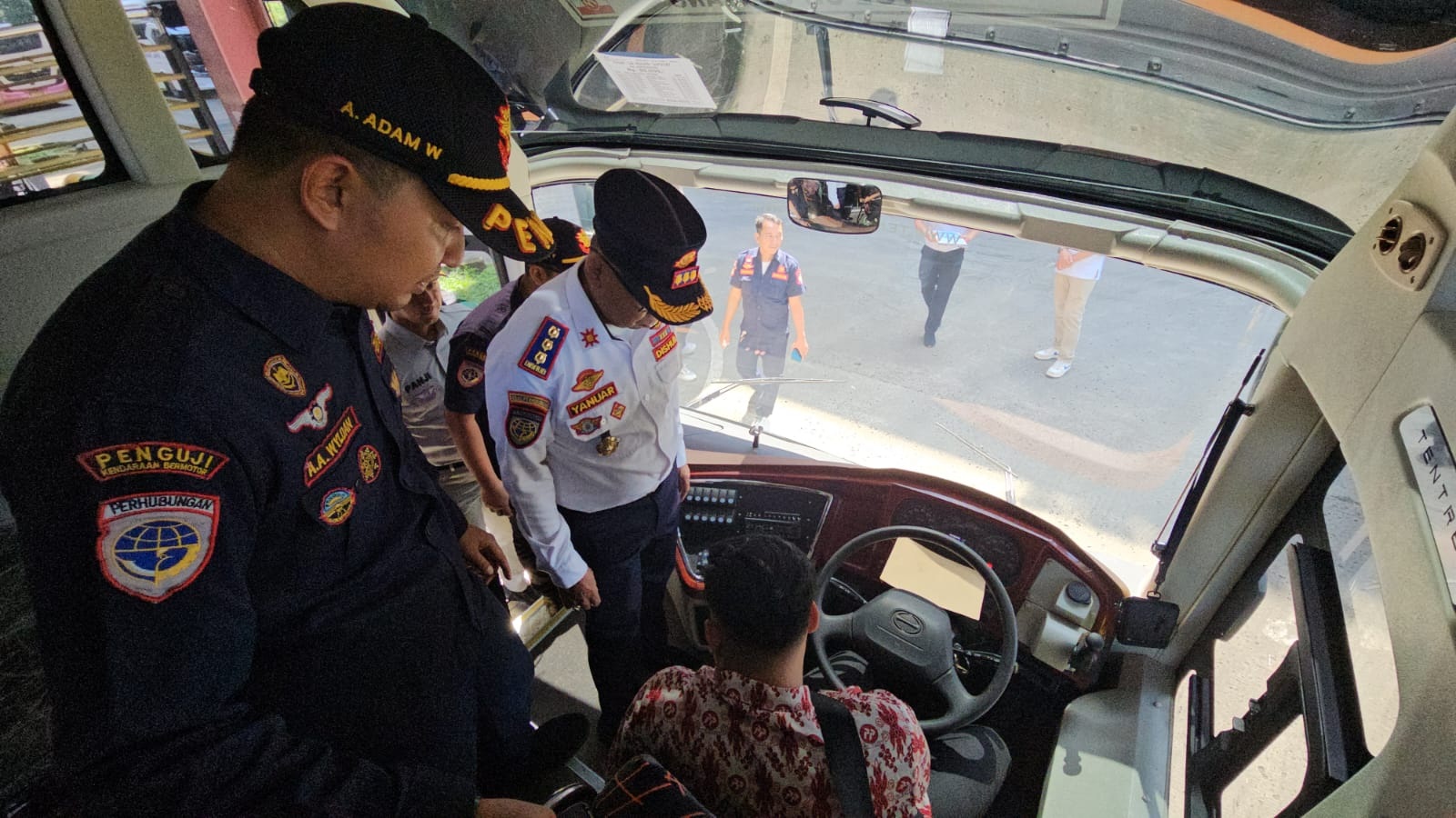 Dishub Lakukan Ramcek Bus di Terminal Pondok Cabe