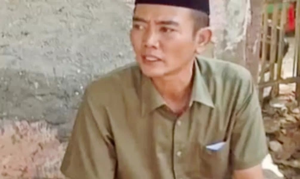 Camat Galang Donasi Bantu Bangun Rumah Warga