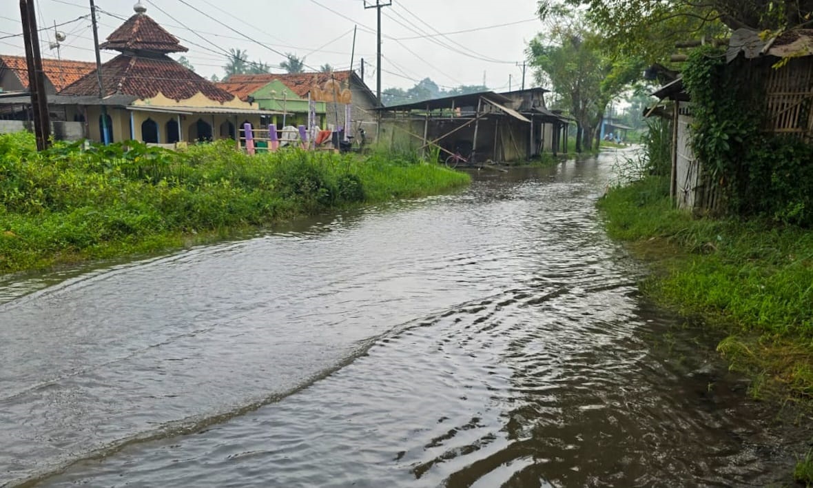 Banjir Jalan Kalibaru Gaga, Pemkab Tutup Mata