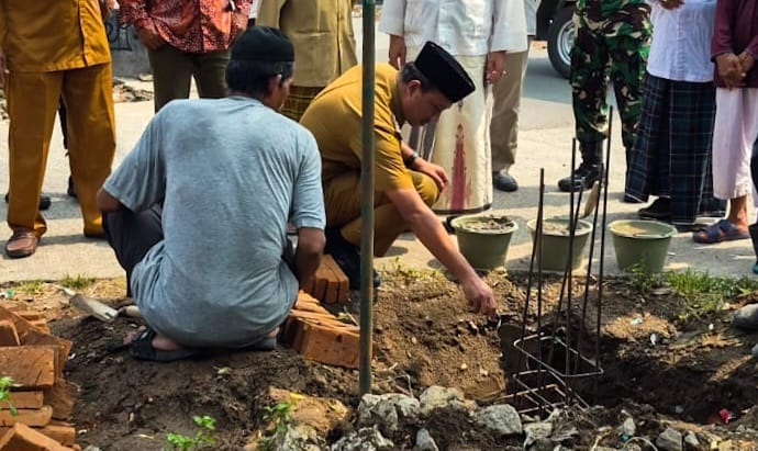 Pembangunan Gapura Keramat Raden Cimang Dimulai