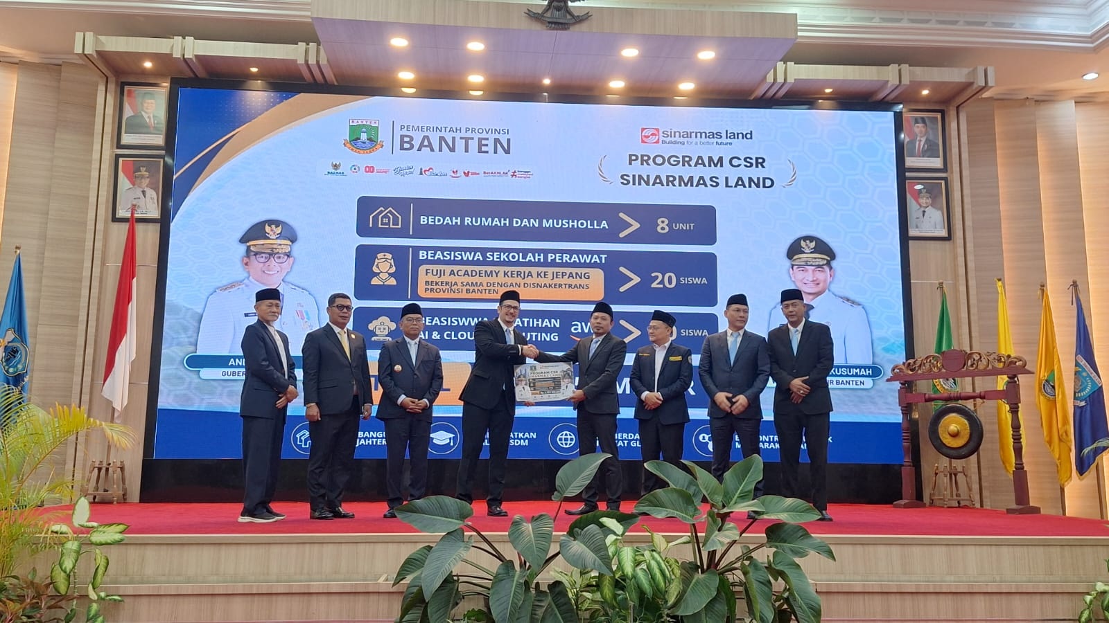 Gubernur Minta Perusahaan Bantu Hadapi Tantangan