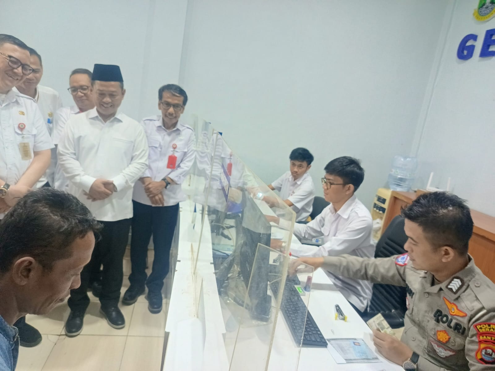 Samsat Pamarayan Mudahkan Warga Bayar Pajak