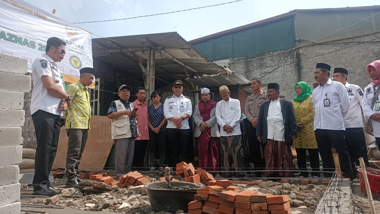 BAZNAS UPZ Kecamatan Kosambi Bedah Rumah Warga