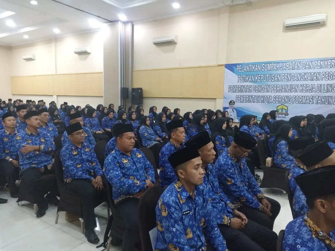Budi Lantik Ribuan Honorer Jadi PPPK