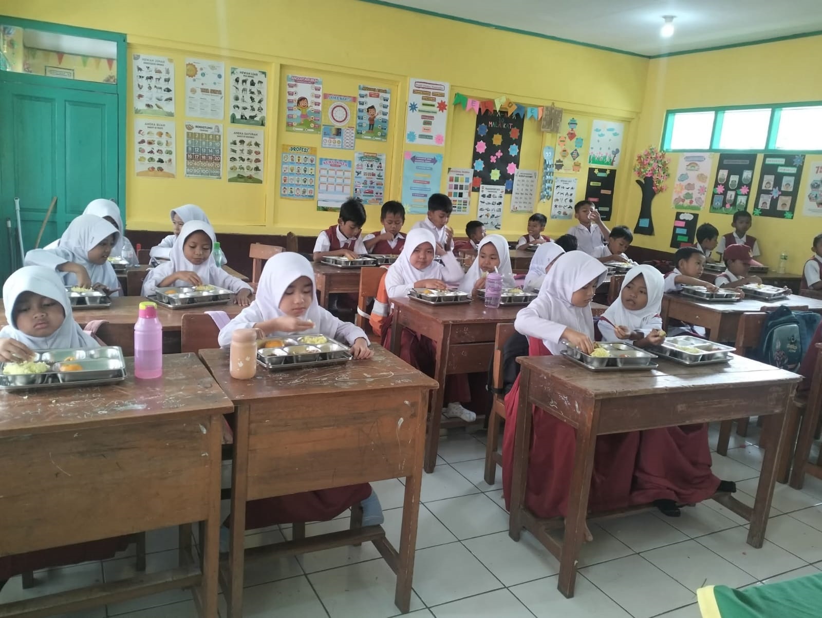SDN Wanakerta II: Sekolah dan Orang Tua Khawatir Siswa Keracunan MBG 