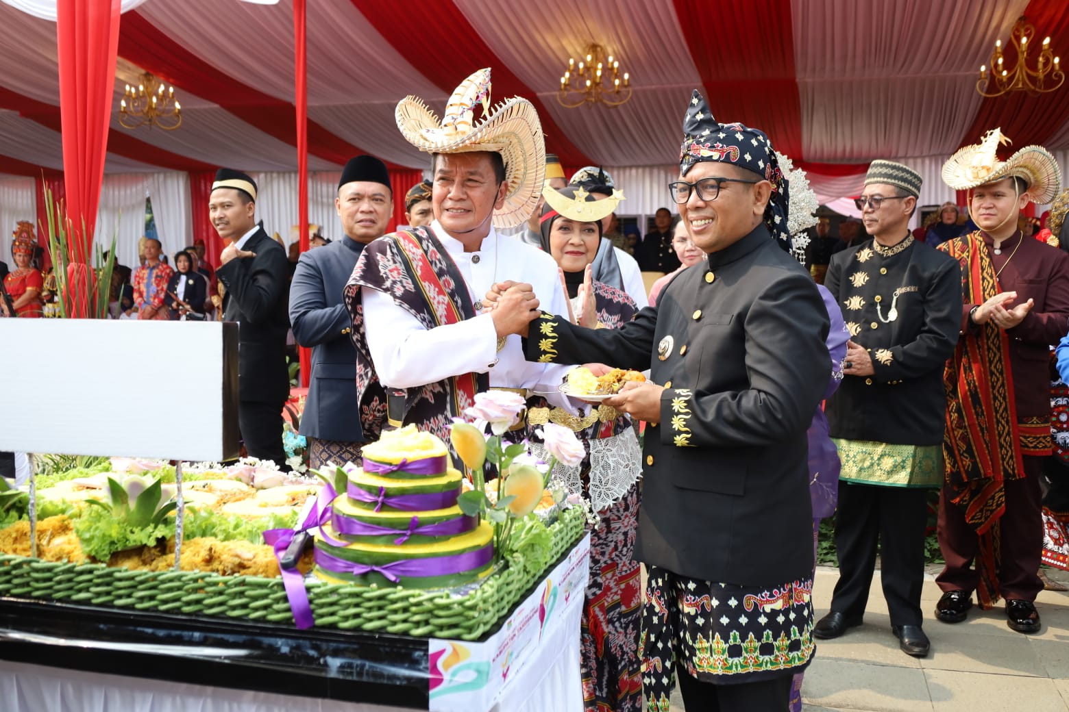 Busana Adat Nusantara Warnai HUT ke-394 Kabupaten Tangerang, Bupati dan Gubernur Tampil Memikat