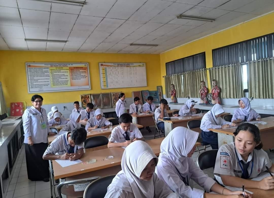 Guru SMPN 2 Wajib Berikan Motivasi dan Update Tekknik Mengajar
