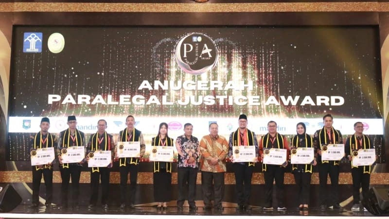 BPHN Kemenkumham dan MA Berikan Anugerah Paralegal Justice Award Kepada 50 Kades/Lurah Terbaik