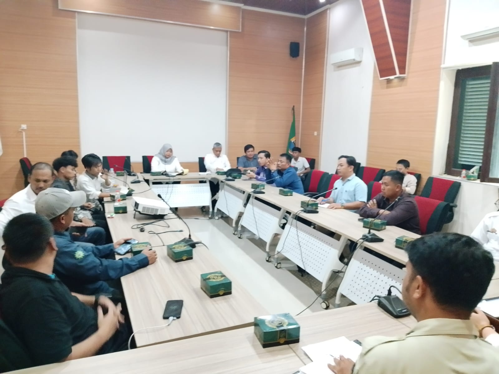 DPRD Kabupaten Lebak Soroti Kabel Utilitas Semrawut