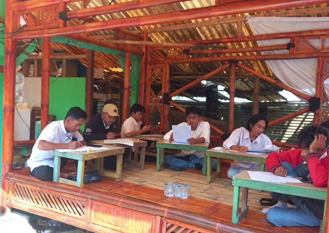 Buka Pendidikan Lewat Sekolah Paket
