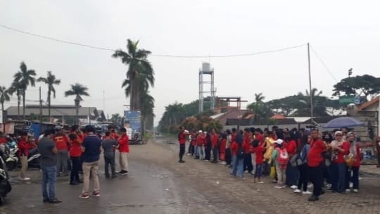 Polsek Pasar Kemis Kawal Aksi 'May Day' Menuju Jakarta