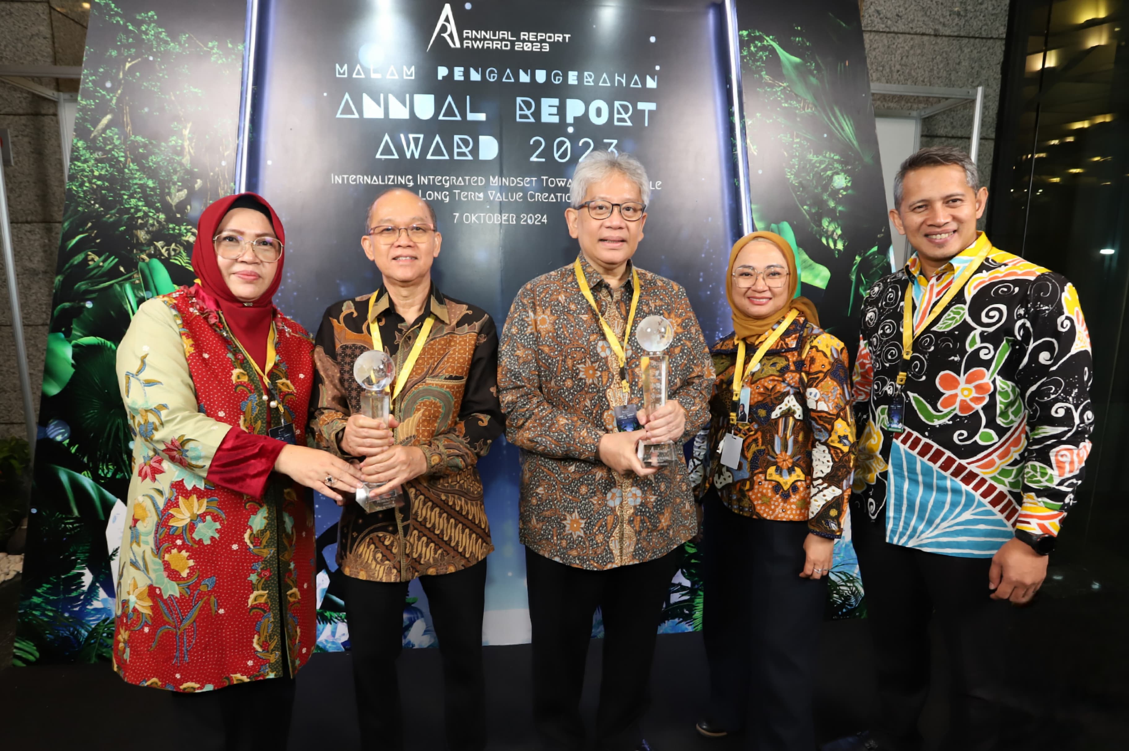 bank bjb dan bank bjb Syariah Raih Penghargaan Annual Report Award (ARA) 2023